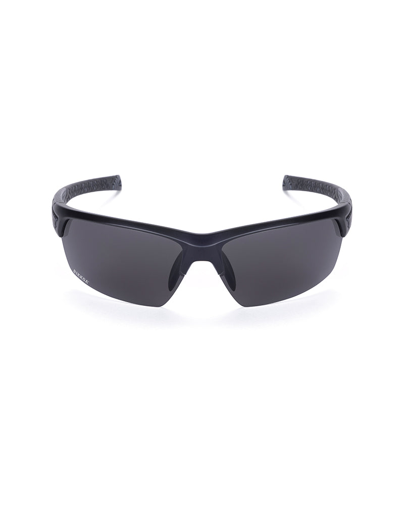 Gafas deportivas BIKKOA GOAT color negra, vista frontal con lente negra, ideal para alta movilidad en deportes de raqueta y carrera - Negra