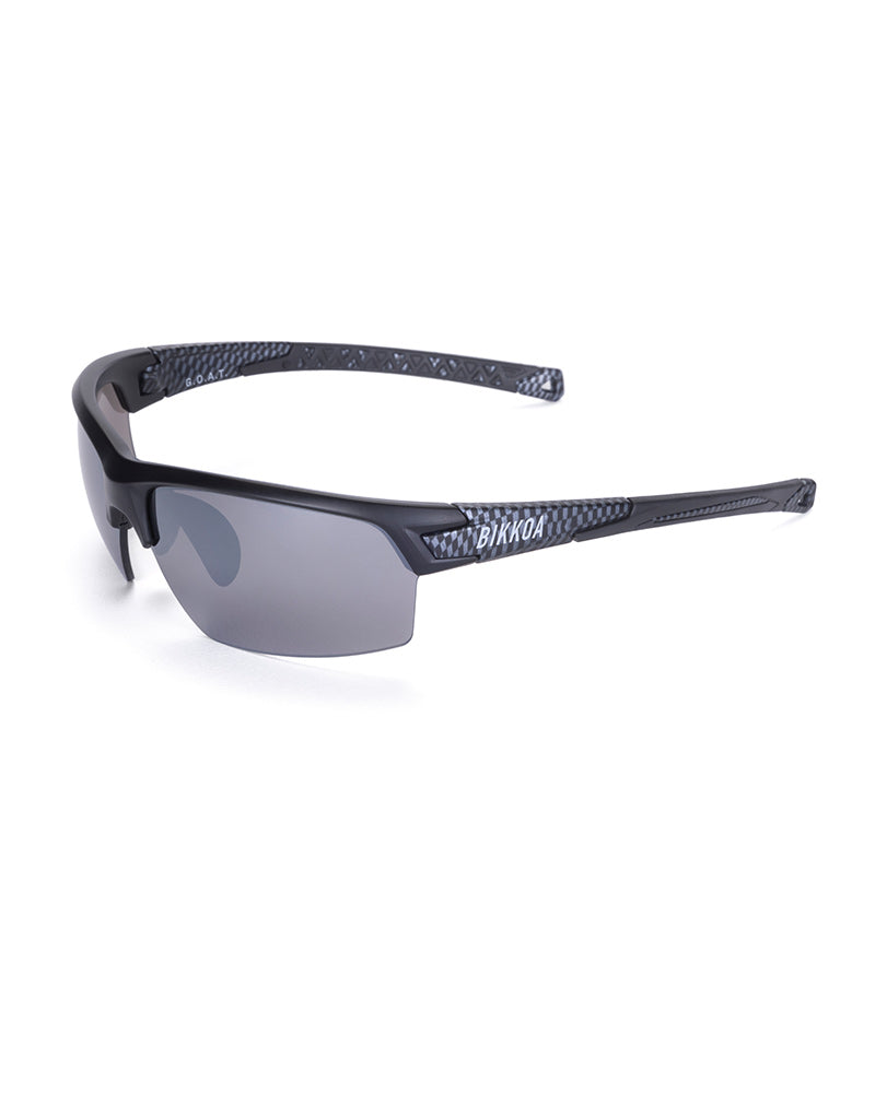 Gafas deportivas BIKKOA GOAT color plateada, vista lateral izquierda con diseño deportivo de doble lente y estructura ligera de TR90 - Plateada