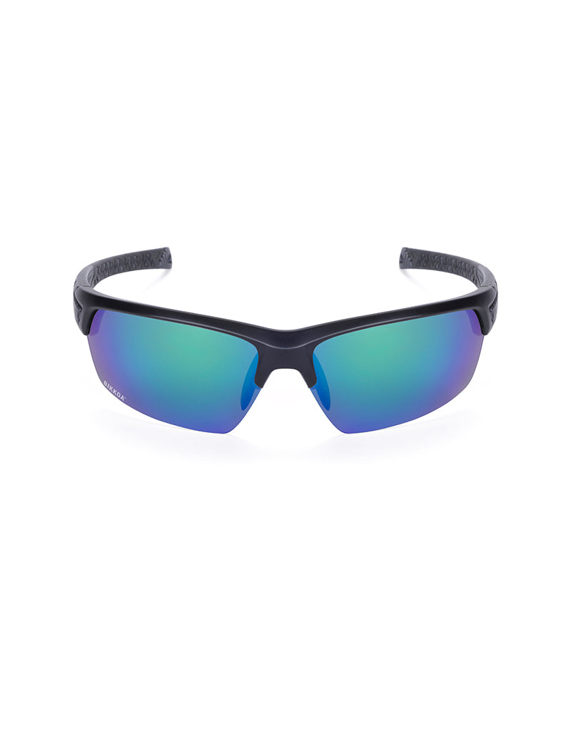 Gafas deportivas BIKKOA GOAT color verde, vista frontal con lente verde REVO, ideal para alta movilidad en deportes de raqueta y carrera - Verde