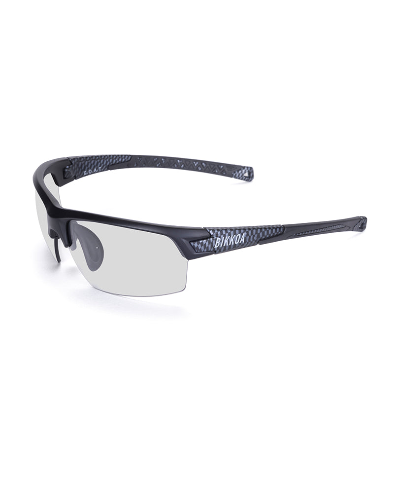 Gafas deportivas BIKKOA GOAT color fotocromática, vista lateral izquierda con diseño deportivo de doble lente y estructura ligera de TR90 - Fotocromátca