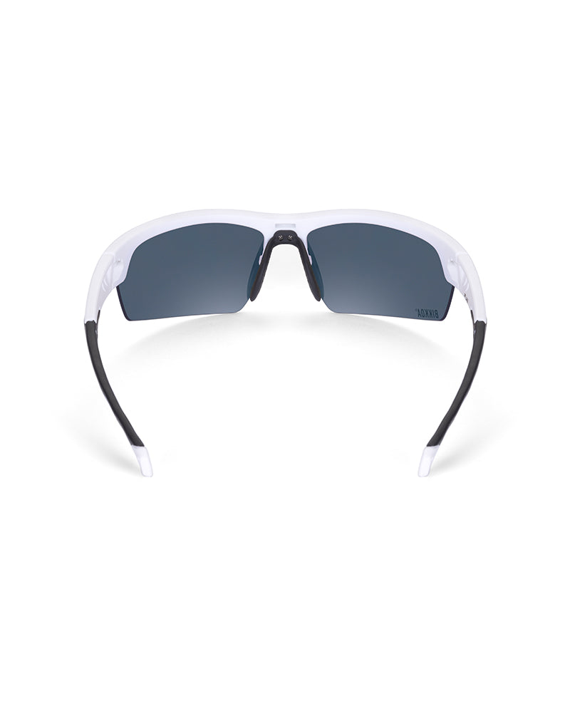 Gafas deportivas BIKKOA LAB con montura blanca mate y lente azul REVO, vista trasera con puente nasal ajustable y montura blanca mate de alta ligereza - Azul