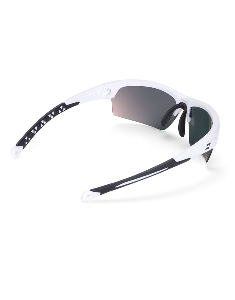 Gafas deportivas BIKKOA LAB con montura blanca mate y lente roja REVO, vista trasera lateral mostrando ajuste ergonómico y patillas flexibles para pádel y running - Roja