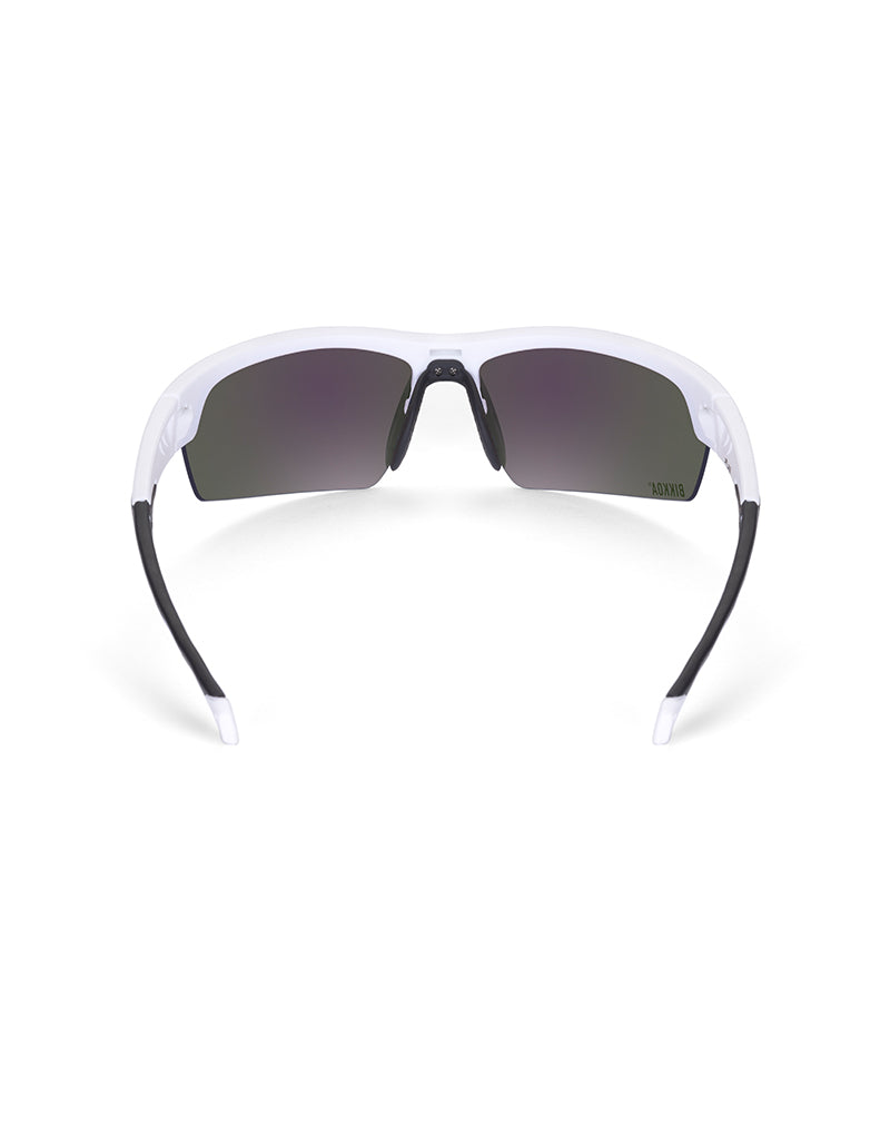 Gafas deportivas BIKKOA LAB con montura blanca mate y lente verde REVO, vista trasera con puente nasal ajustable y montura blanca mate de alta ligereza - Verde