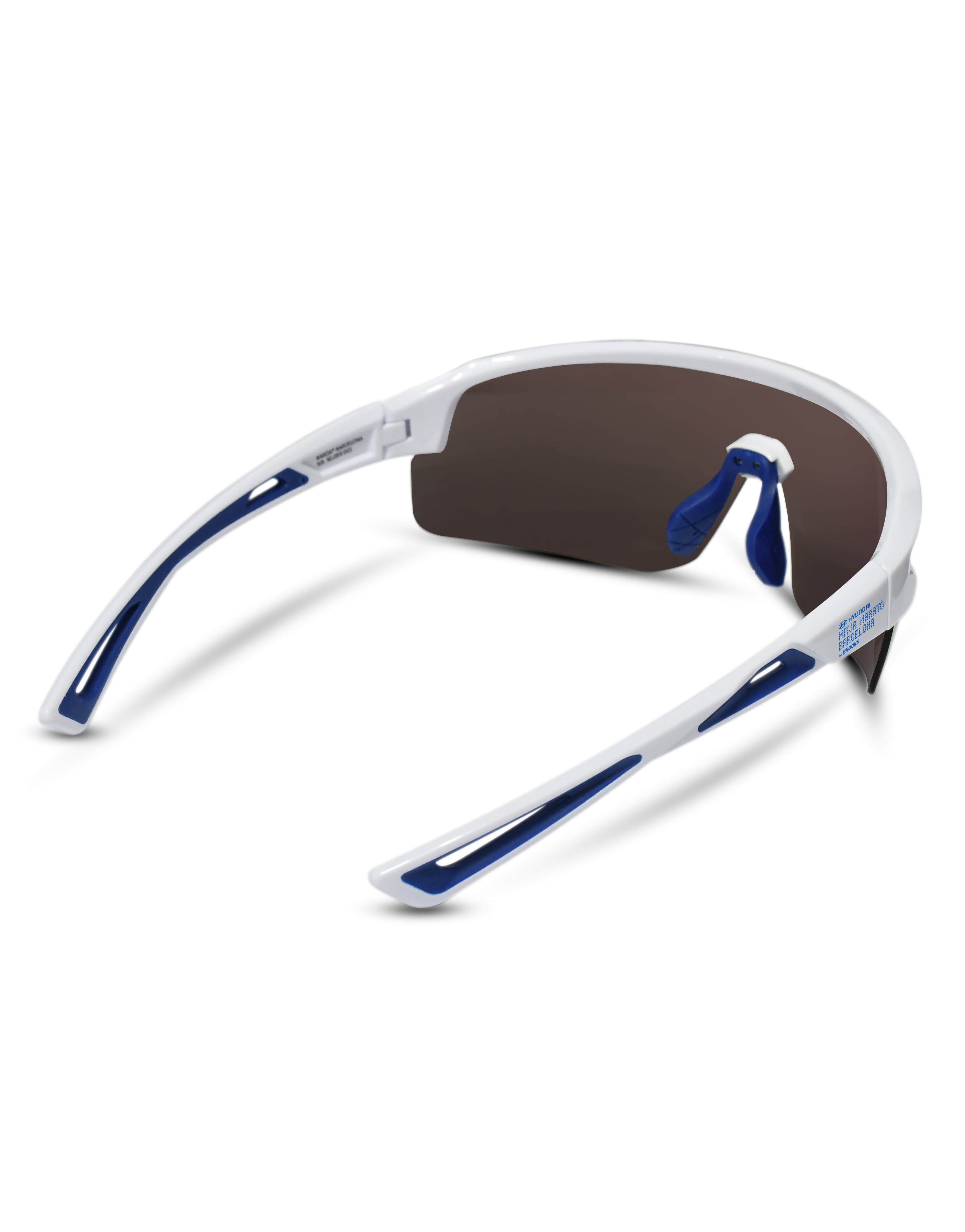 Diseño deportivo de la gafa oficial BIKKOA® para la Mitja Marató Barcelona 