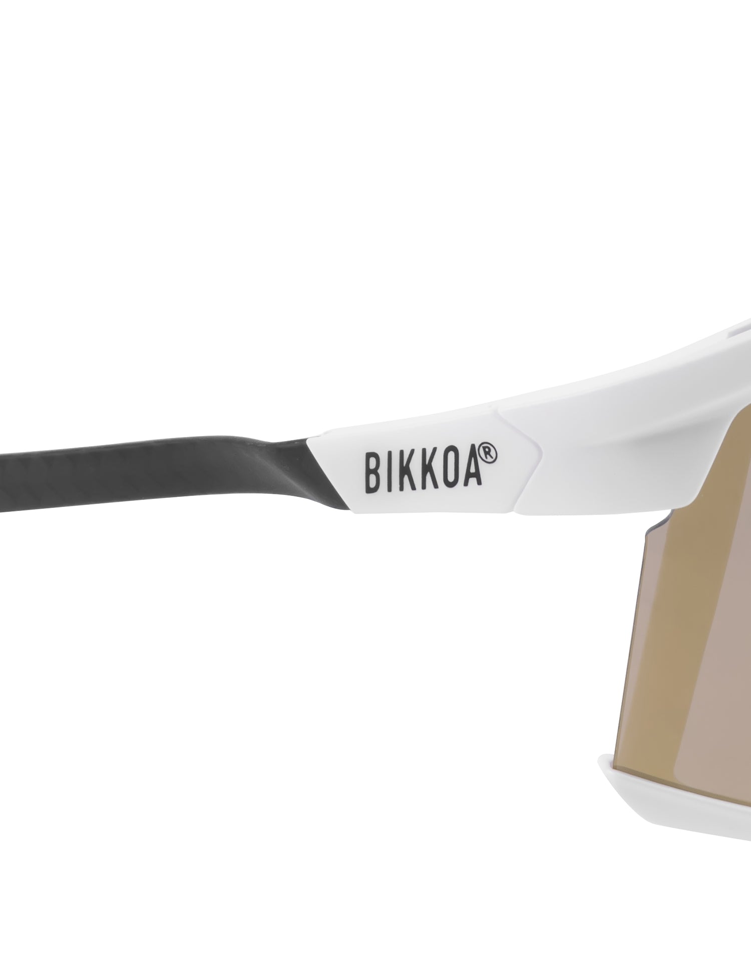 Gafas deportivas BIKKOA ELION con patillas de carbono y lente dorada REVO, detalle de la lente dorada REVO perforada AIR VENT y patilla de carbono ultraligera - dorada