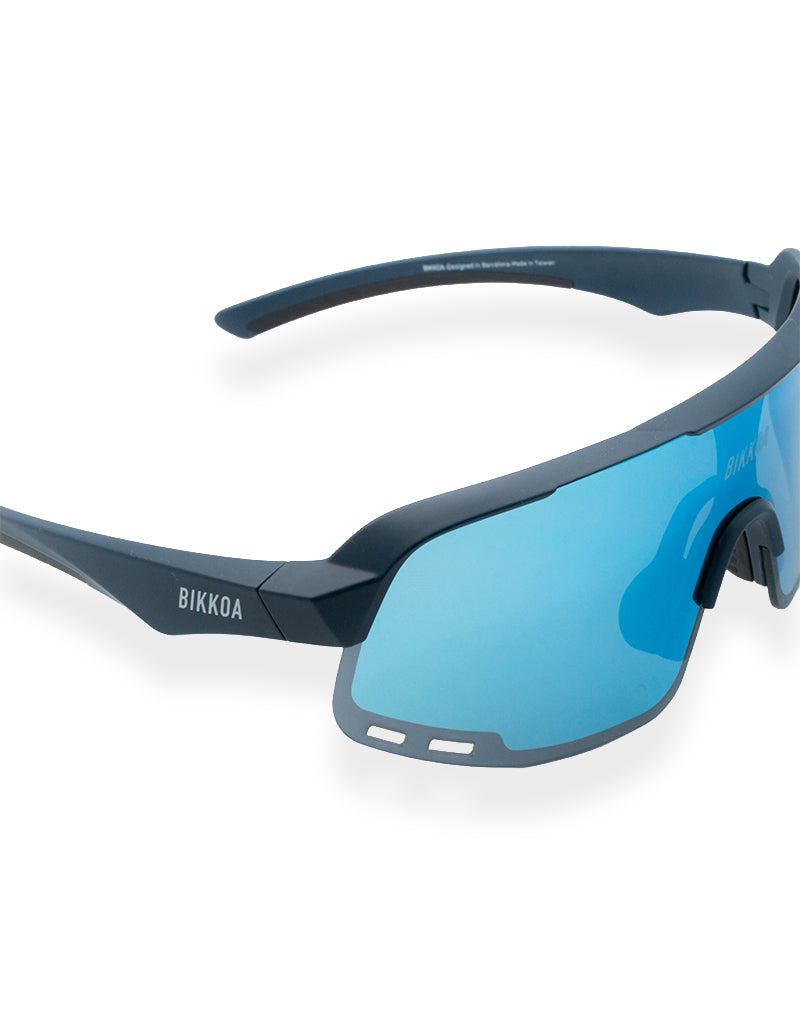 Detalle montura y lente técnica ELYOS con ventilación integrada - Azul Navy