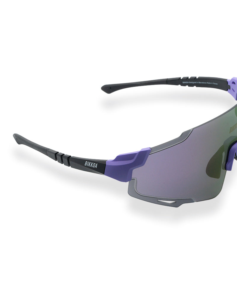 Detalle lente KORU con ventilación integrada - Violeta