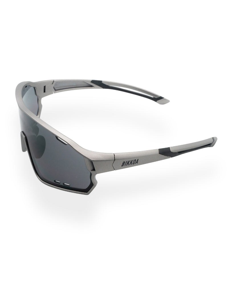 Gafas deportivas BIKKOA NEXO negras vista frontal lateral diseño técnico para ciclismo y alto rendimiento - Negra