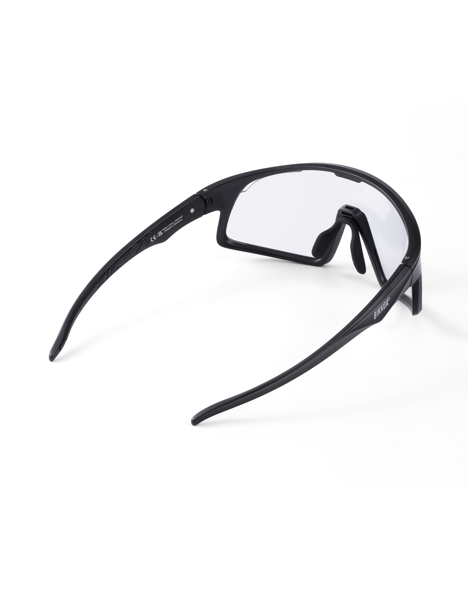 Vista lateral de las gafas BIKKOA RELION con patillas ergonómicas en TR-90 negro mate - roja