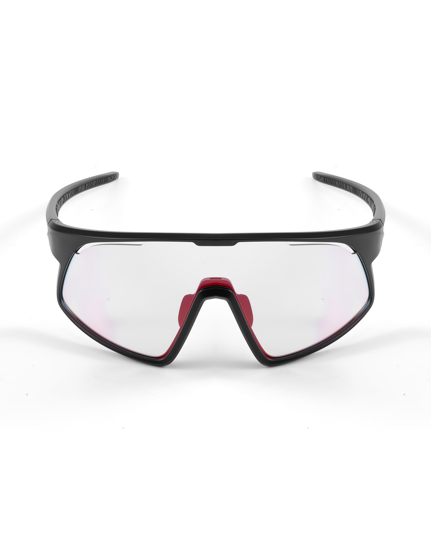 Detalle de la lente fotocromática de alto contraste en las gafas BIKKOA RELION - roja