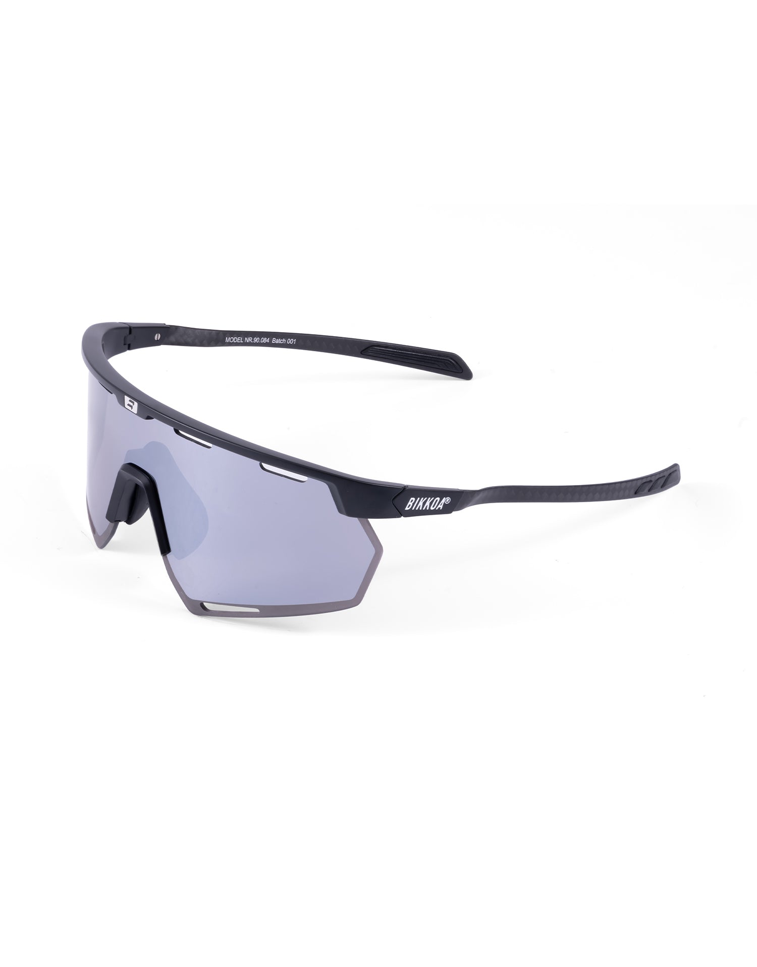 Gafas deportivas BIKKOA STRATOX con lente negra y montura negra, vista lateral izquierda destacando la lente negra perforada AIR VENT y patillas de carbono - negra