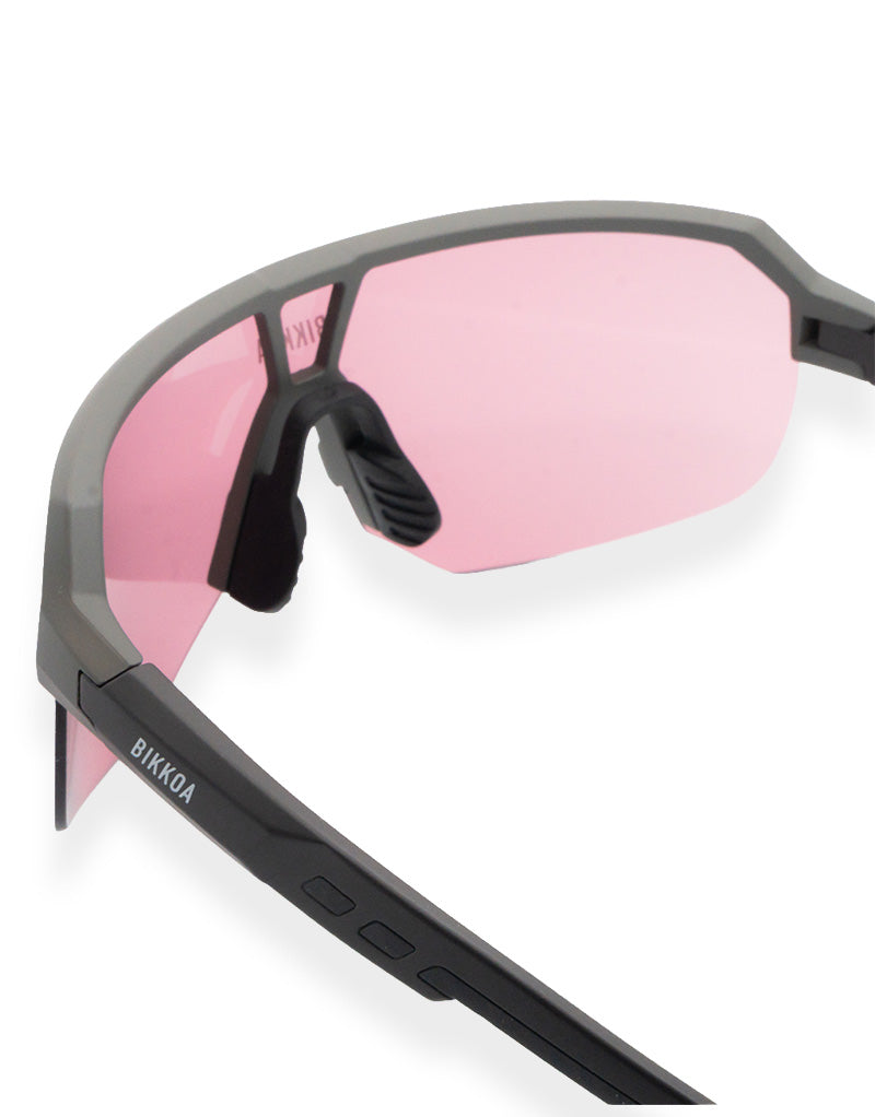 Detalle montura ZYRA y lente técnica categoría 3 - Rosa